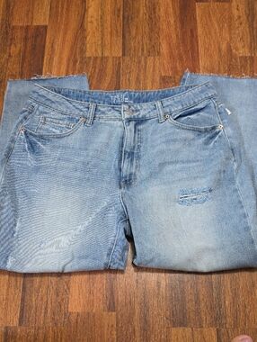 Light Blue Distressed Women’s Jeans